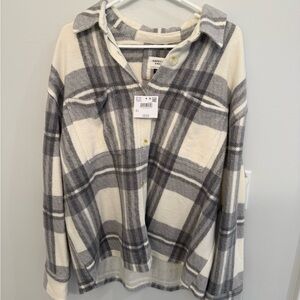 American Eagle Outfitters Gray Plaid Button Down Shirt